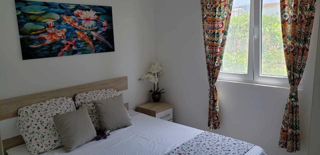 Apartmani Suncokreti - Sunflower Apartments Bar Ngoại thất bức ảnh