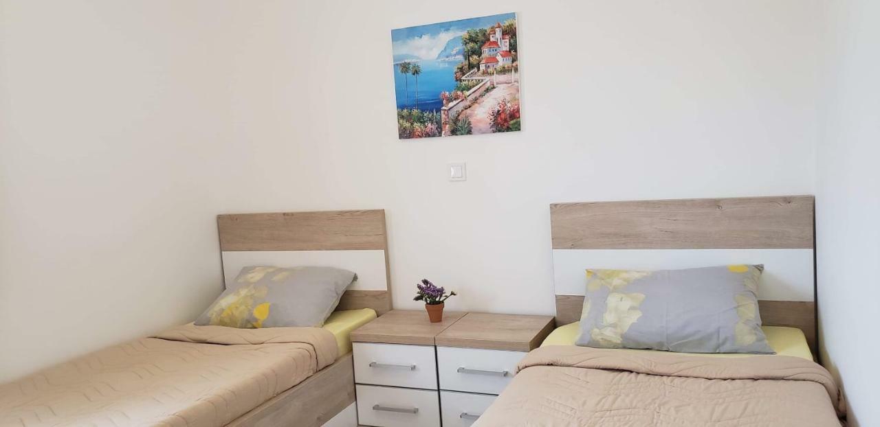 Apartmani Suncokreti - Sunflower Apartments Bar Ngoại thất bức ảnh