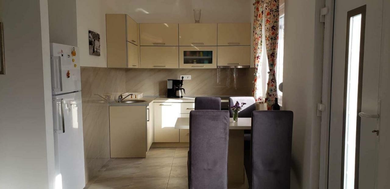 Apartmani Suncokreti - Sunflower Apartments Bar Ngoại thất bức ảnh