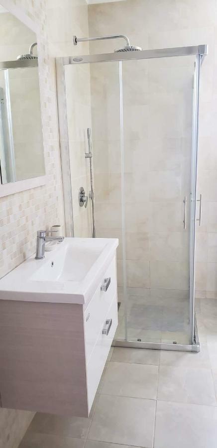 Apartmani Suncokreti - Sunflower Apartments Bar Ngoại thất bức ảnh